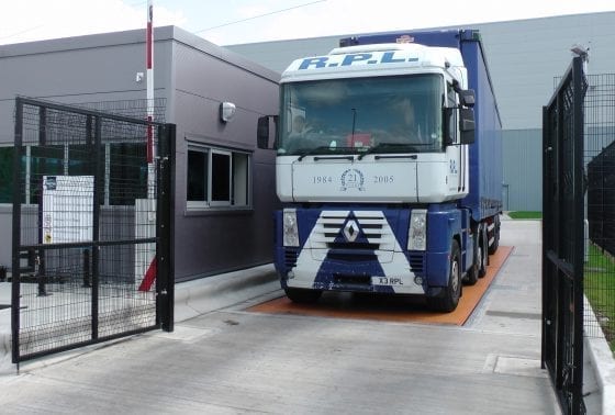 Lorry on pit-mounted Full Size Weighbridge